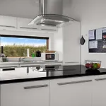 Elinora - 100m From The Sea By Interhome *