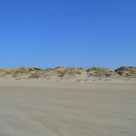 Elinora - 100m From The Sea By Interhome *
